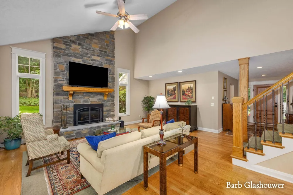 7454 Childsdale Avenue NE Rockford, MI 49341