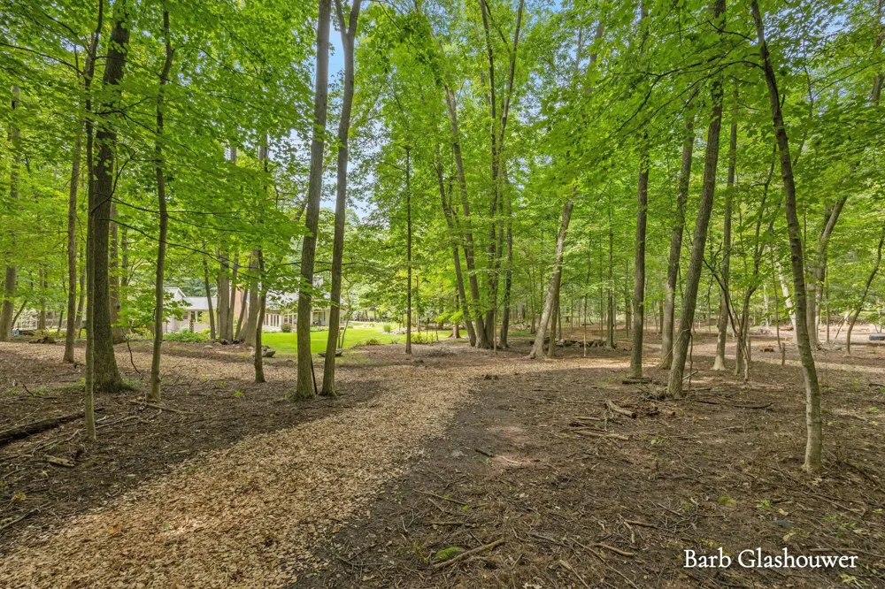 7454 Childsdale Avenue NE Rockford, MI 49341