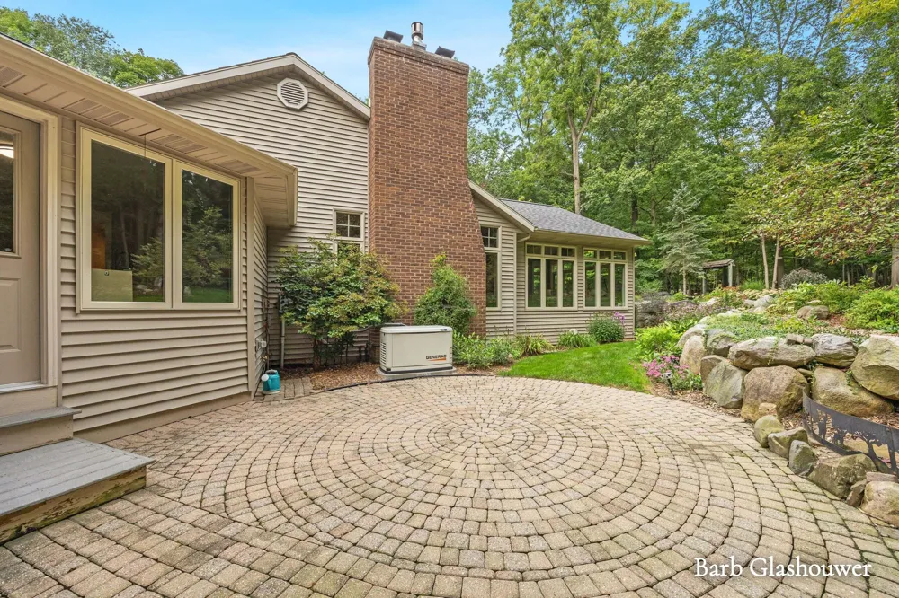 7454 Childsdale Avenue NE Rockford, MI 49341