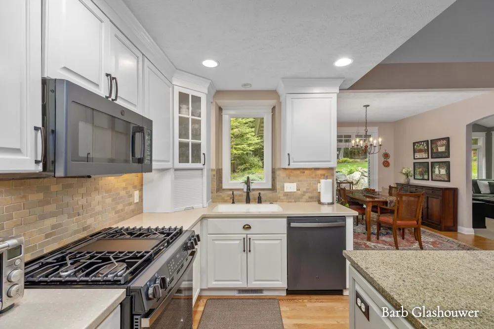 7454 Childsdale Avenue NE Rockford, MI 49341