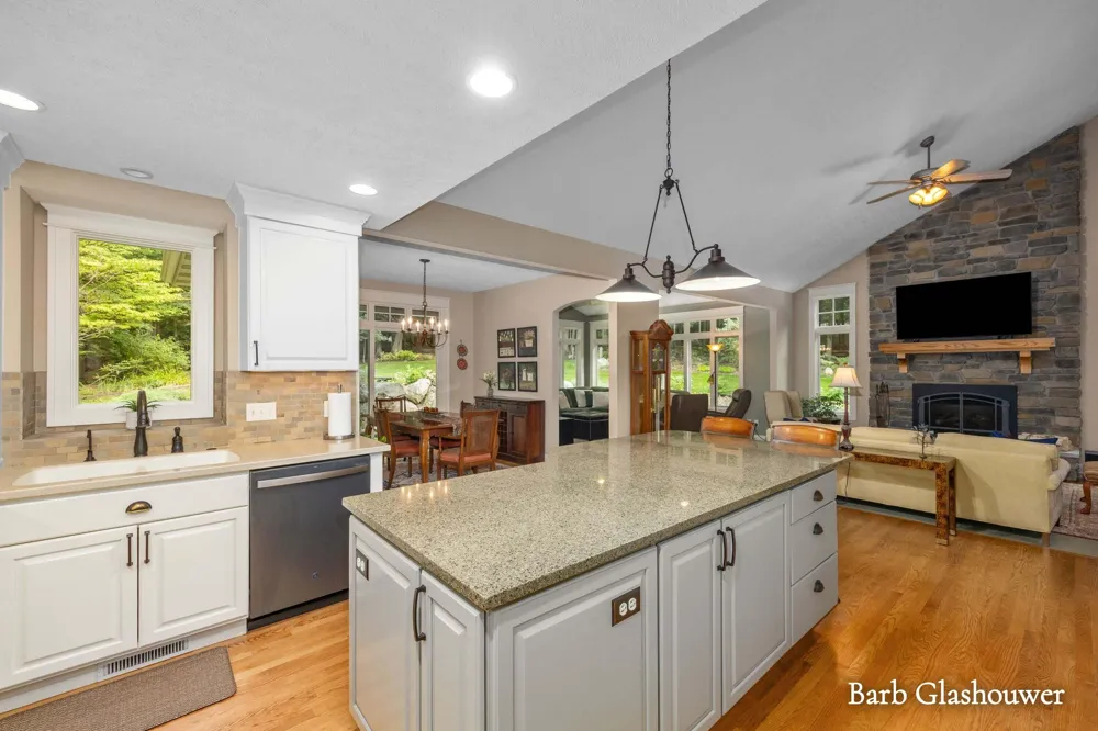 7454 Childsdale Avenue NE Rockford, MI 49341
