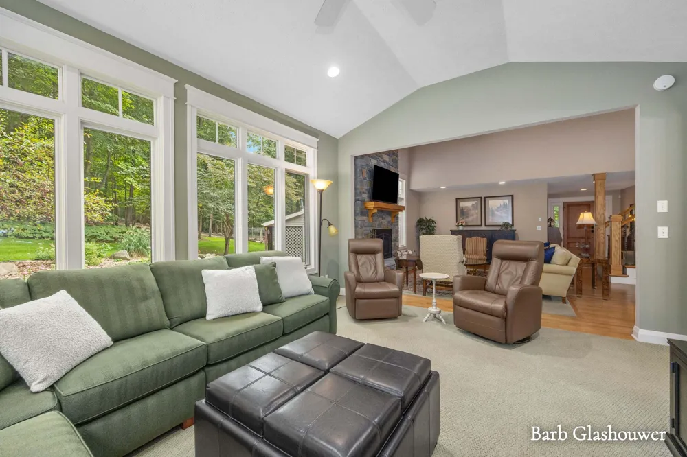 7454 Childsdale Avenue NE Rockford, MI 49341