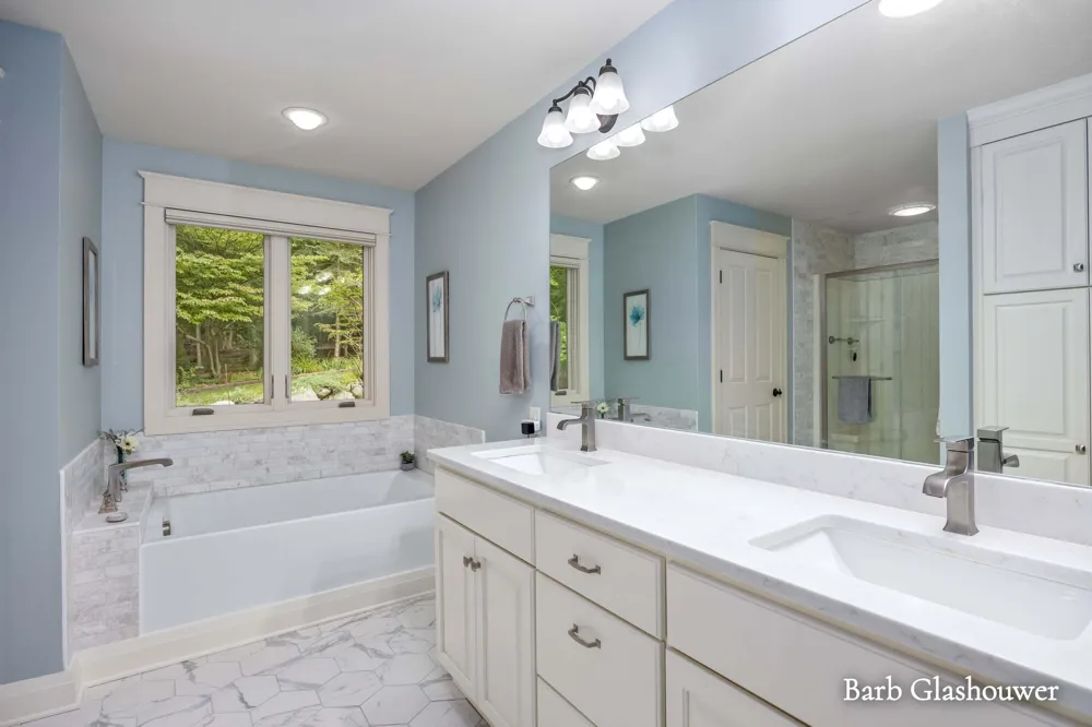 7454 Childsdale Avenue NE Rockford, MI 49341