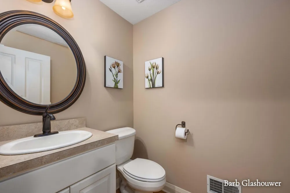 7454 Childsdale Avenue NE Rockford, MI 49341