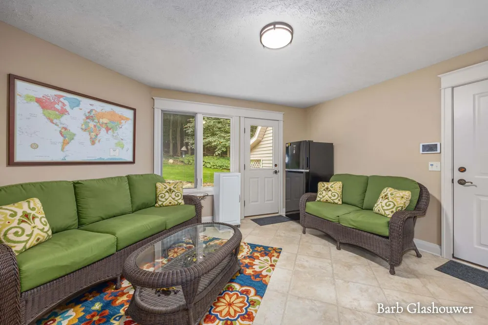 7454 Childsdale Avenue NE Rockford, MI 49341