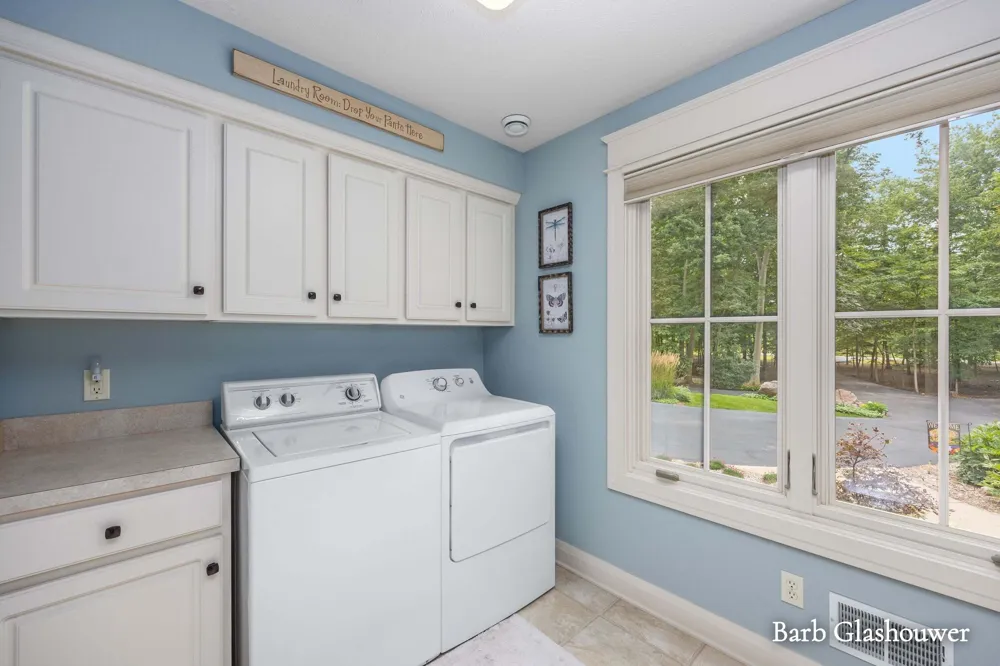 7454 Childsdale Avenue NE Rockford, MI 49341