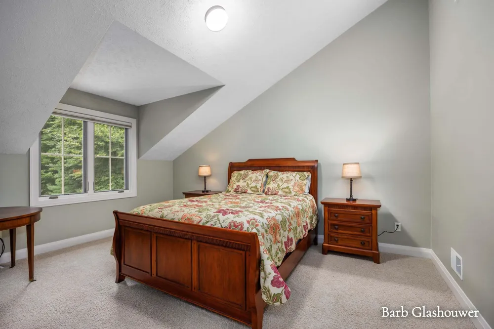 7454 Childsdale Avenue NE Rockford, MI 49341