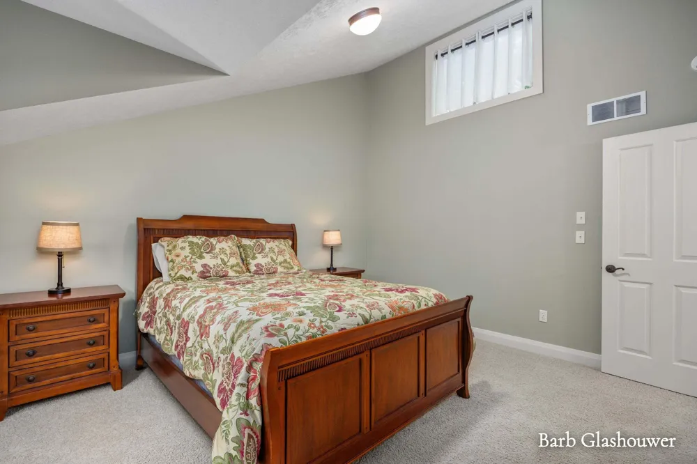 7454 Childsdale Avenue NE Rockford, MI 49341
