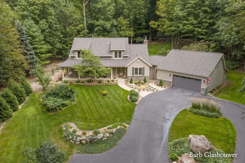 7454 Childsdale Avenue NE Rockford, MI 49341