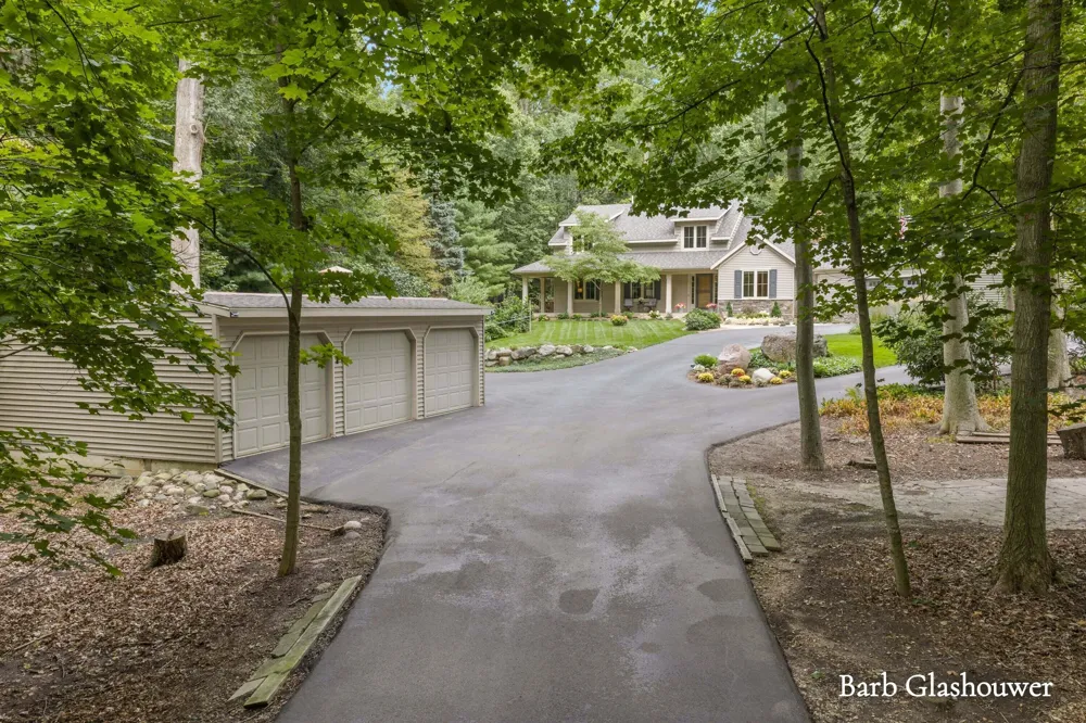 7454 Childsdale Avenue NE Rockford, MI 49341