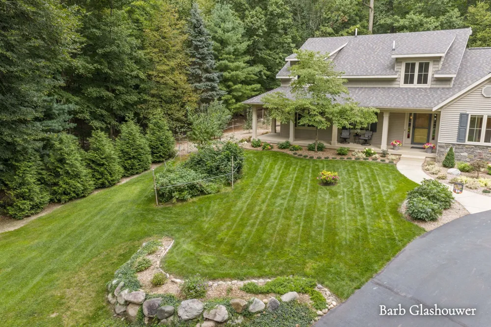 7454 Childsdale Avenue NE Rockford, MI 49341