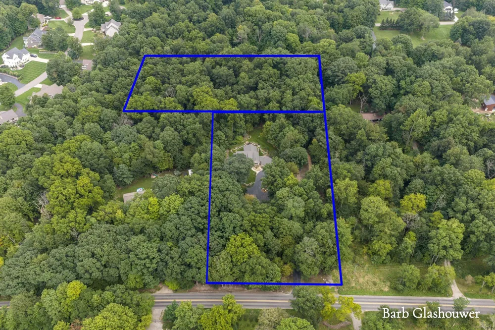 7454 Childsdale Avenue NE Rockford, MI 49341