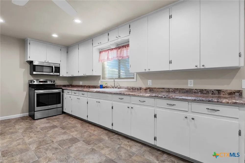 818 Mary Boulevard New Braunfels, TX 78130