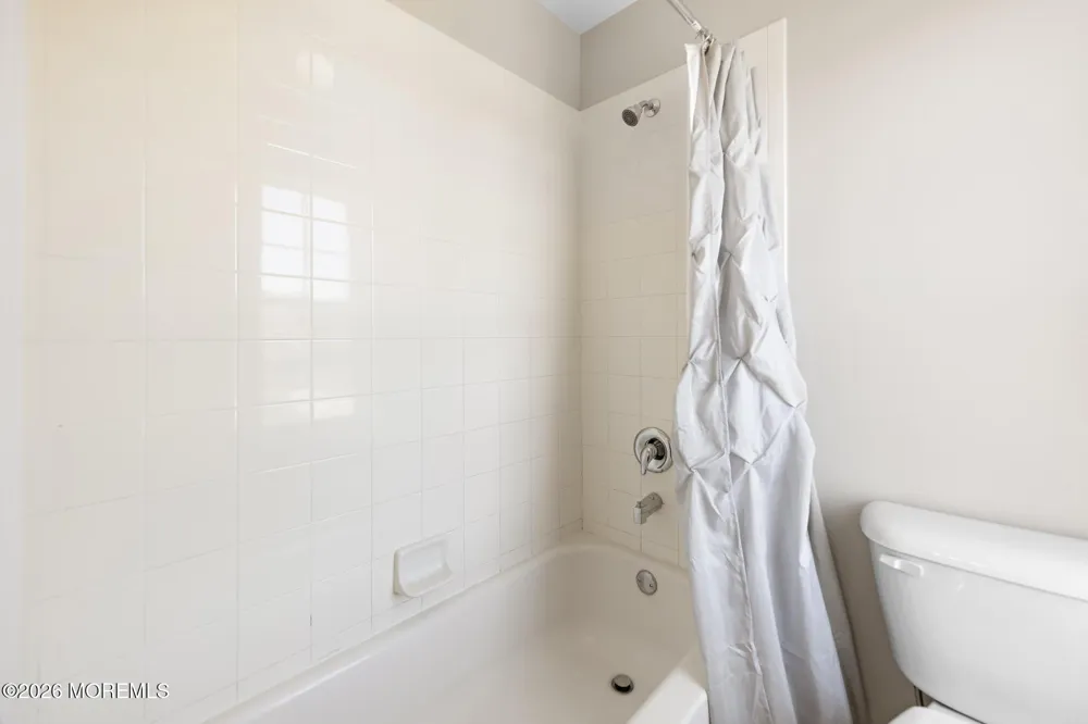 87 E Parsonage Way Manalapan, NJ 07726