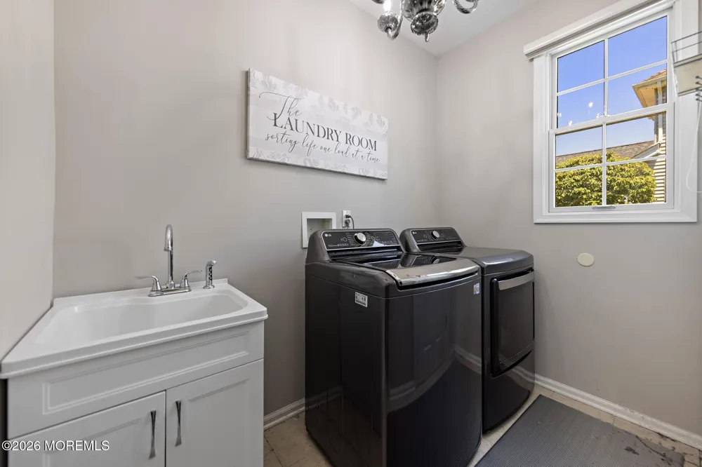 87 E Parsonage Way Manalapan, NJ 07726