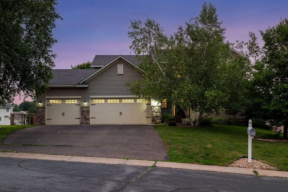 19925 English Court Farmington, MN 55024