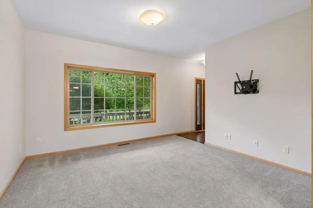 19925 English Court Farmington, MN 55024