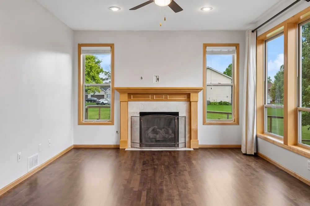 19925 English Court Farmington, MN 55024