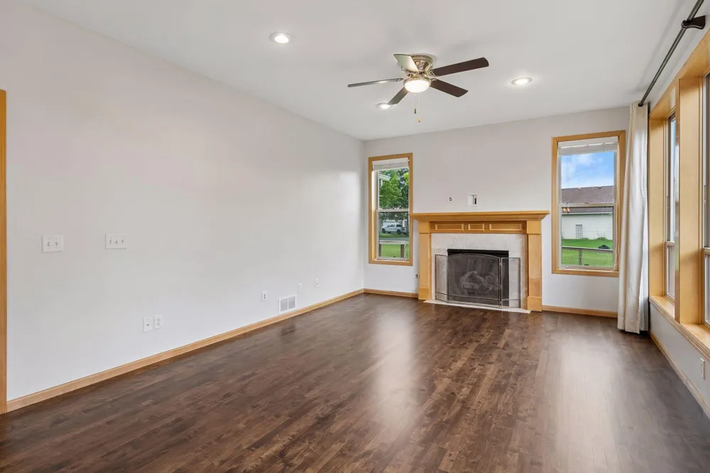 19925 English Court Farmington, MN 55024
