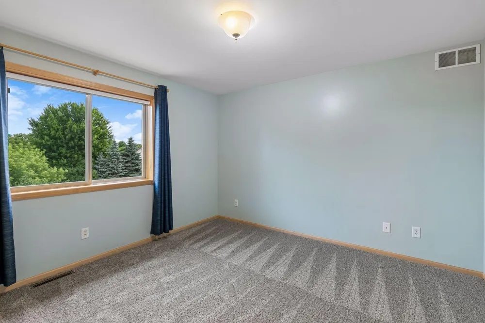 19925 English Court Farmington, MN 55024