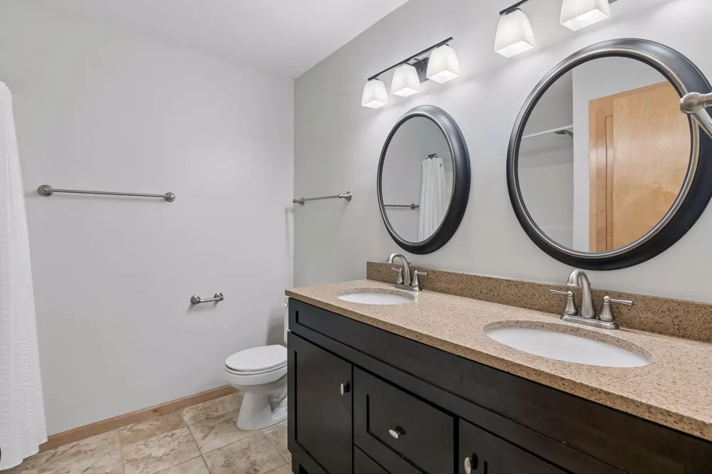 19925 English Court Farmington, MN 55024