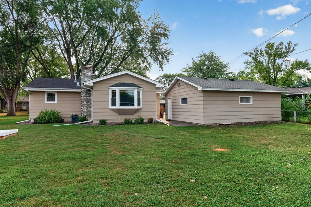 9363 Trenton Lane Maple Grove, MN 55369