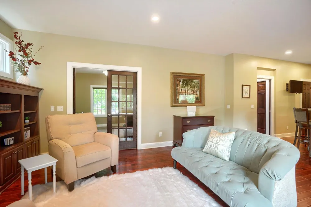 17141 Jefferson Court Lakeville, MN 55044