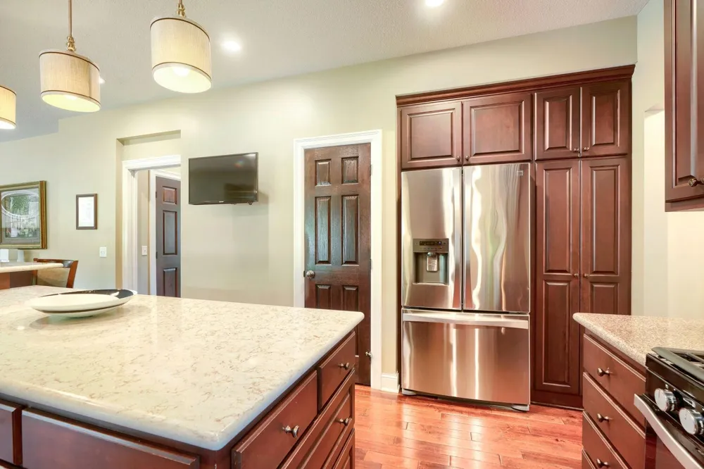 17141 Jefferson Court Lakeville, MN 55044
