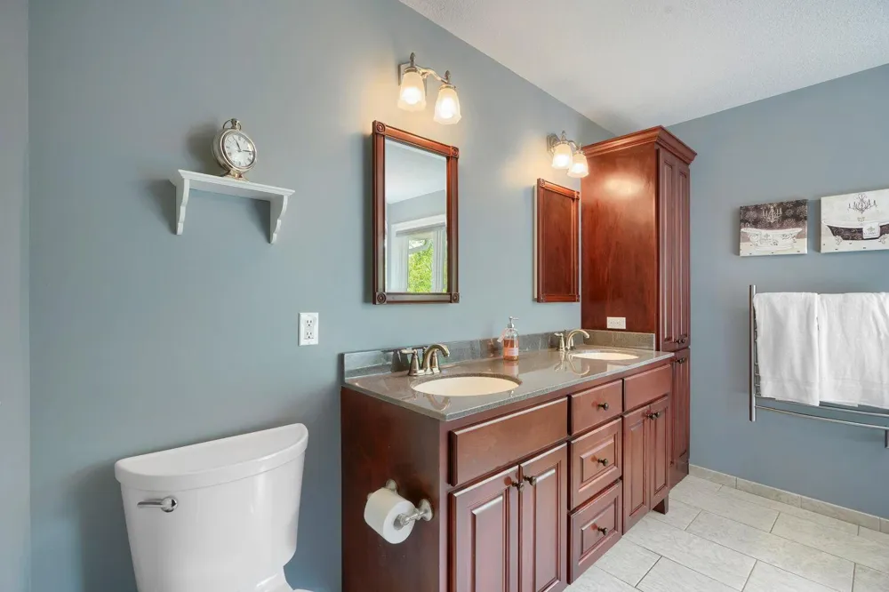 17141 Jefferson Court Lakeville, MN 55044