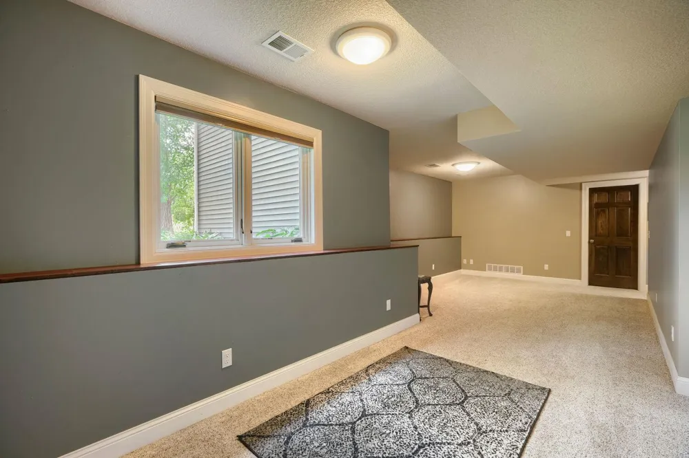 17141 Jefferson Court Lakeville, MN 55044