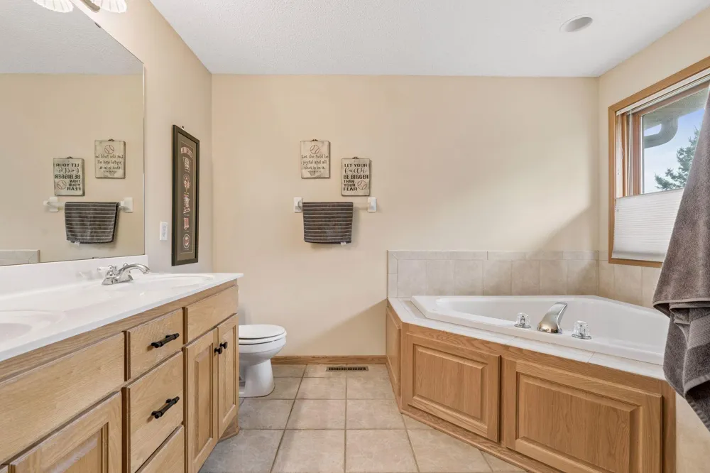 12915 195th Avenue NW Elk River, MN 55330