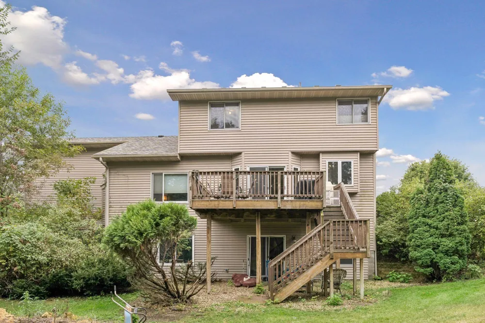 12915 195th Avenue NW Elk River, MN 55330