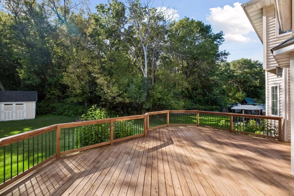 15016 Viewcrest Lane Burnsville, MN 55306