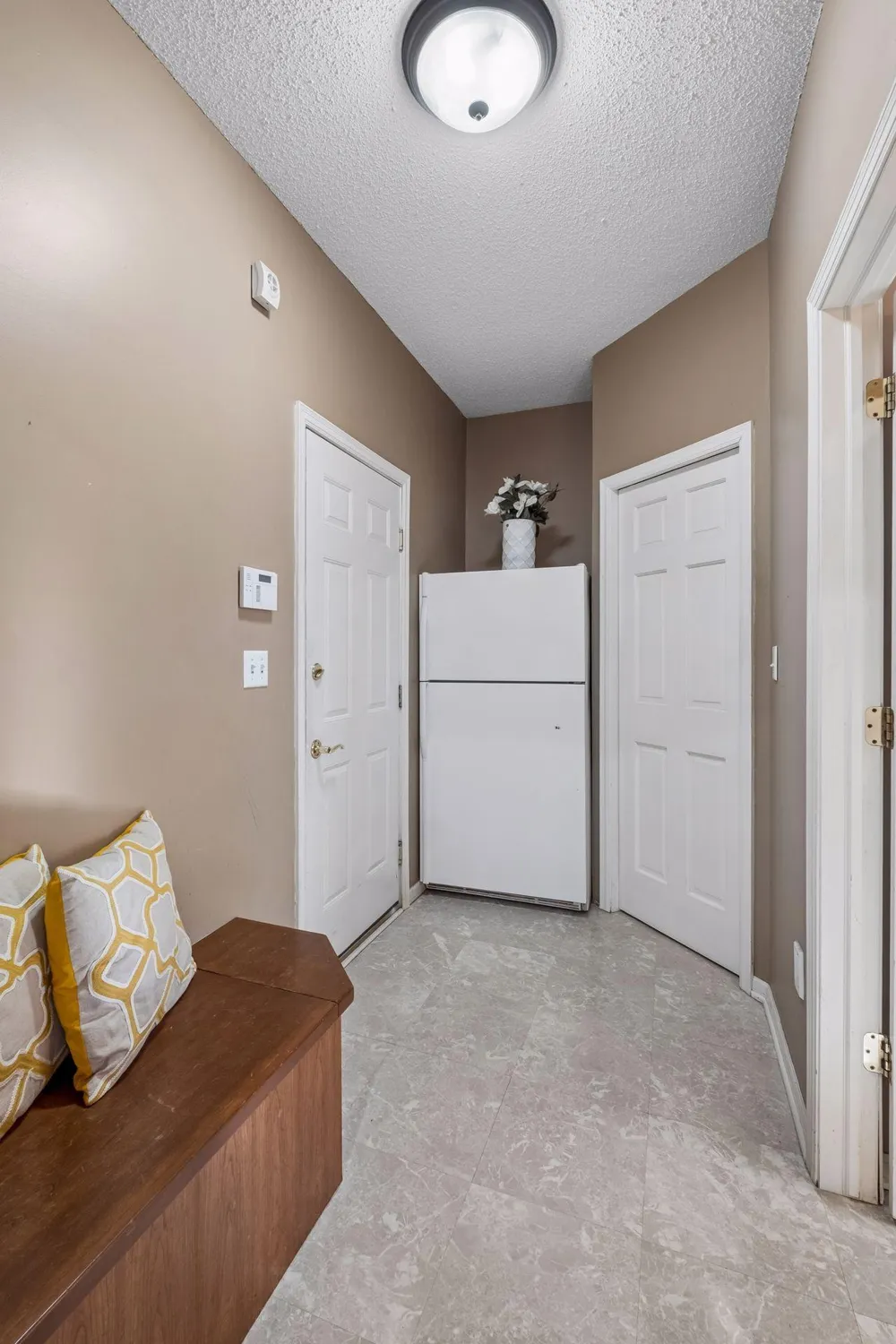 15016 Viewcrest Lane Burnsville, MN 55306