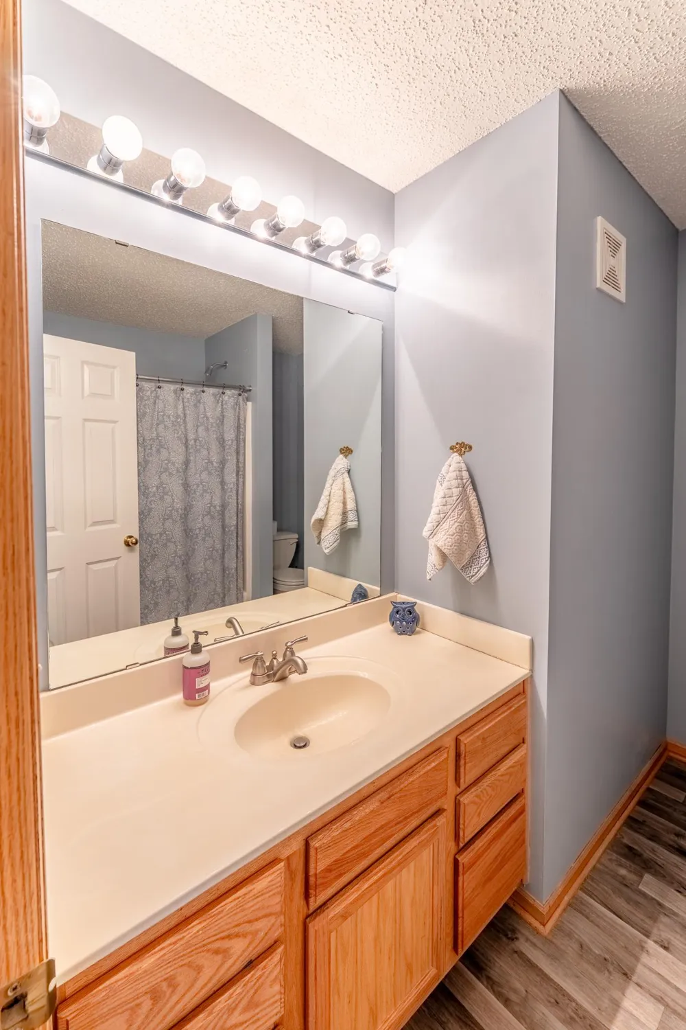1586 Woodlynn Avenue #2 Maplewood, MN 55109