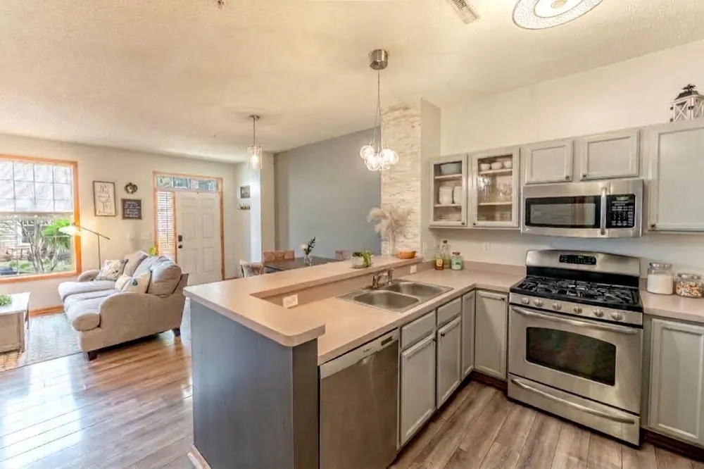 1586 Woodlynn Avenue #2 Maplewood, MN 55109