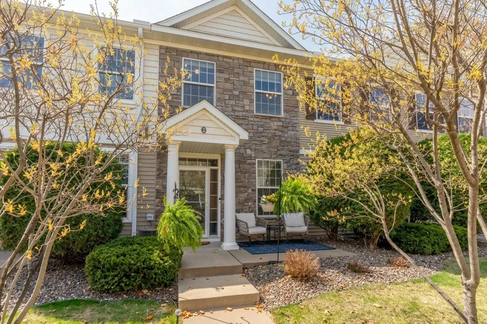 1586 Woodlynn Avenue #2 Maplewood, MN 55109