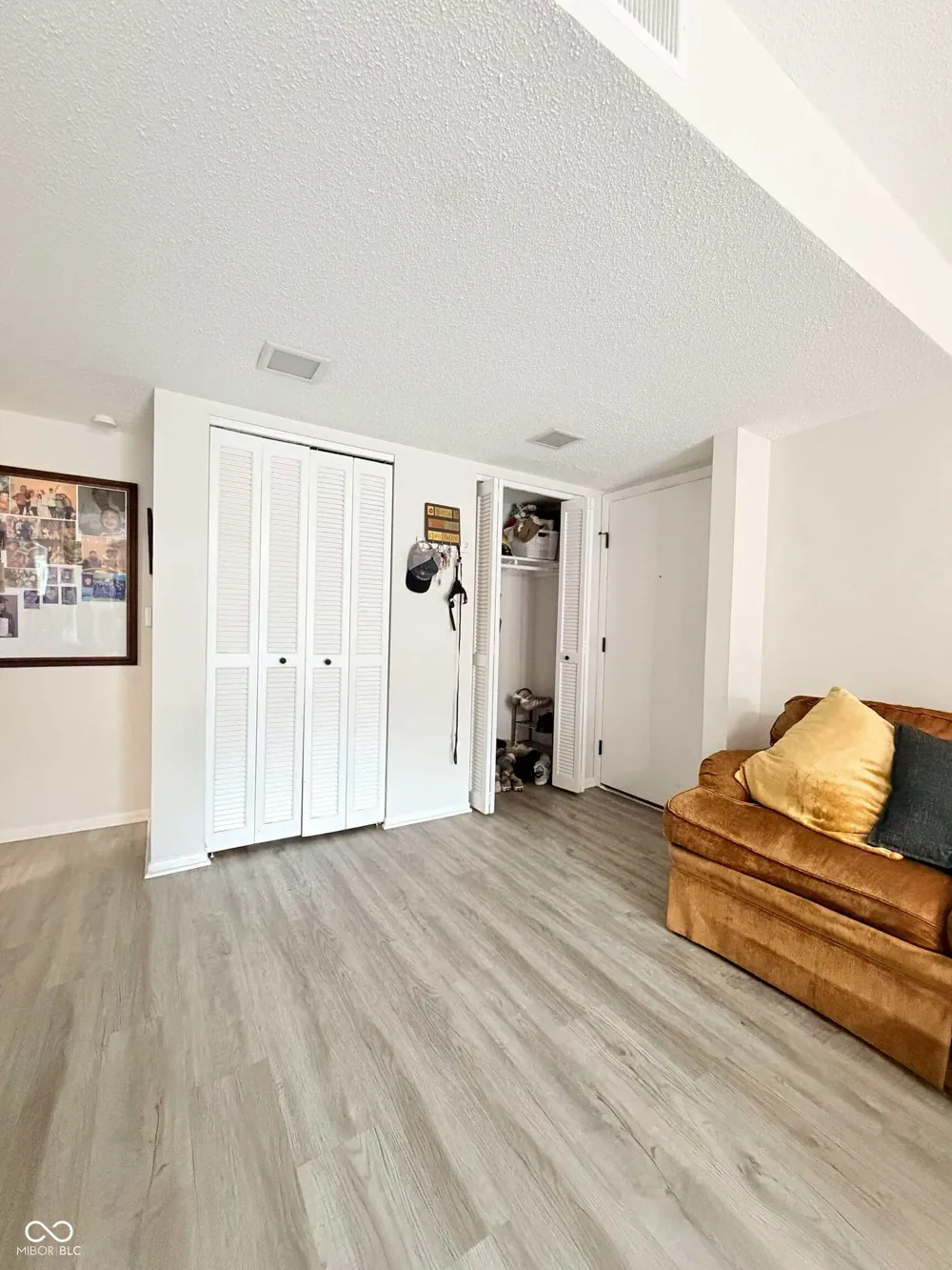 5038 Allisonville Road #B Indianapolis, IN 46205
