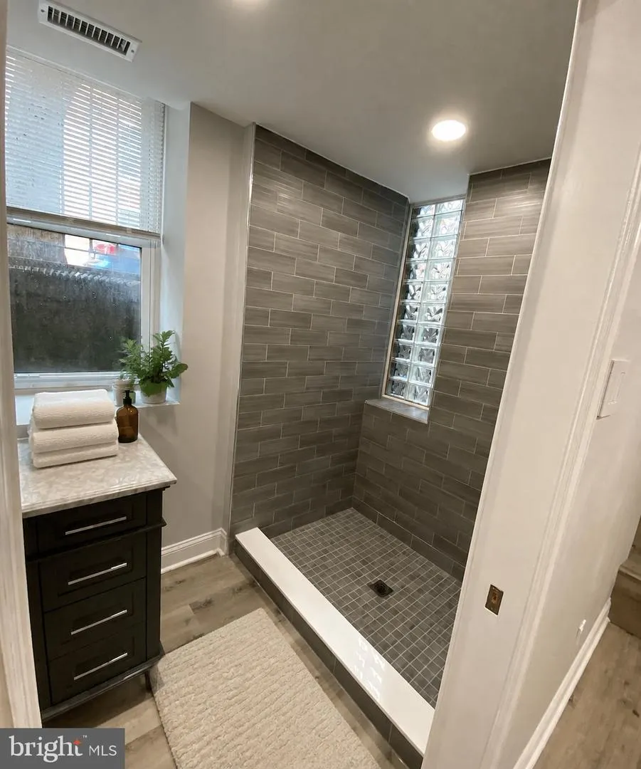 2133 DELANCEY PLACE #1S Philadelphia, PA 19103