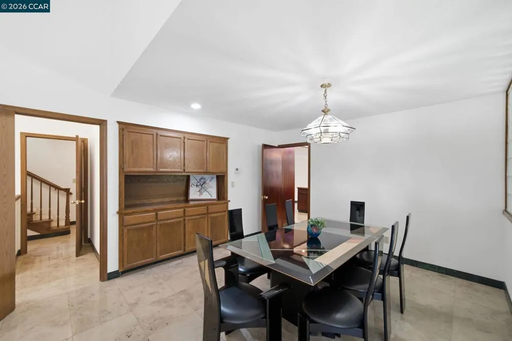 39 Mira Loma Rd Orinda, CA 94563