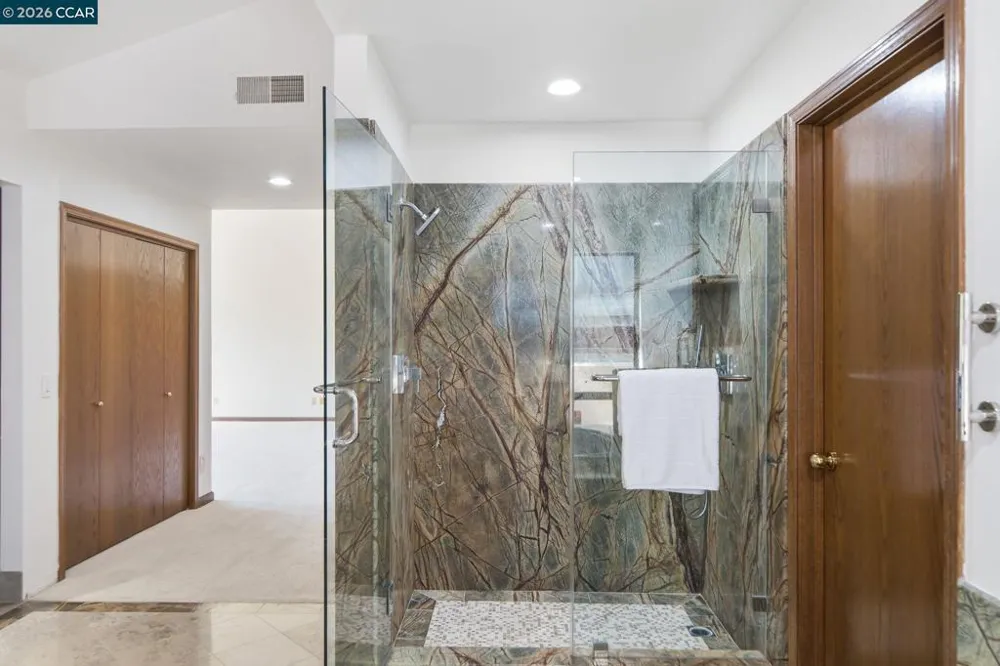 39 Mira Loma Rd Orinda, CA 94563