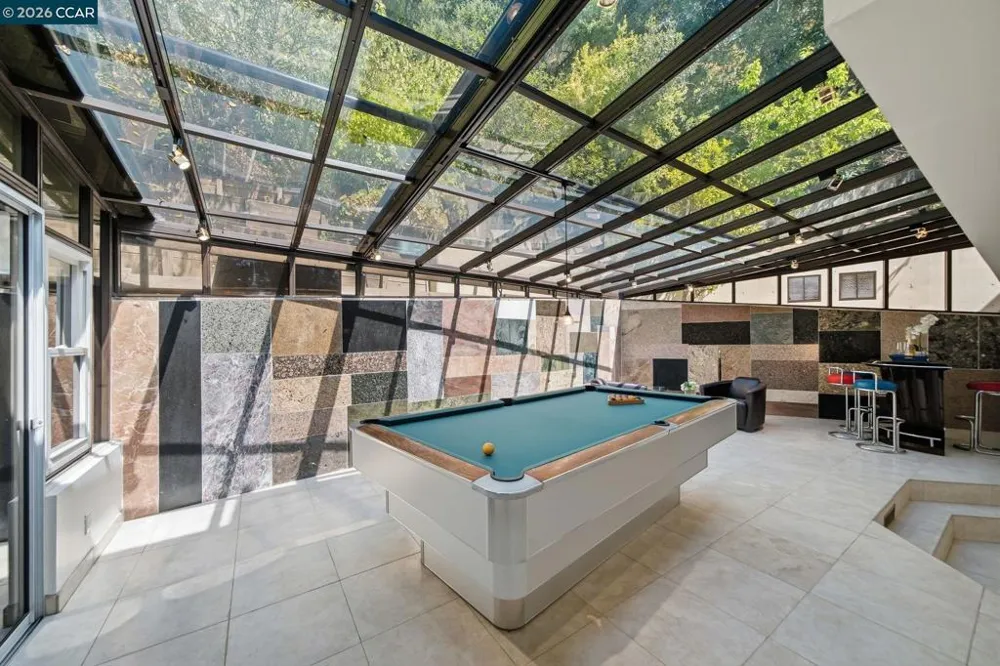 39 Mira Loma Rd Orinda, CA 94563