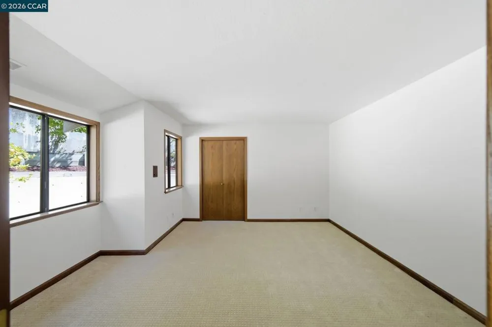 39 Mira Loma Rd Orinda, CA 94563
