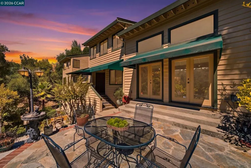 39 Mira Loma Rd Orinda, CA 94563