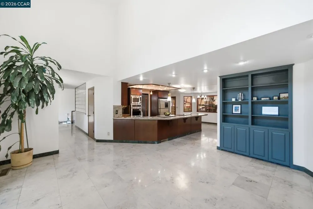 39 Mira Loma Rd Orinda, CA 94563