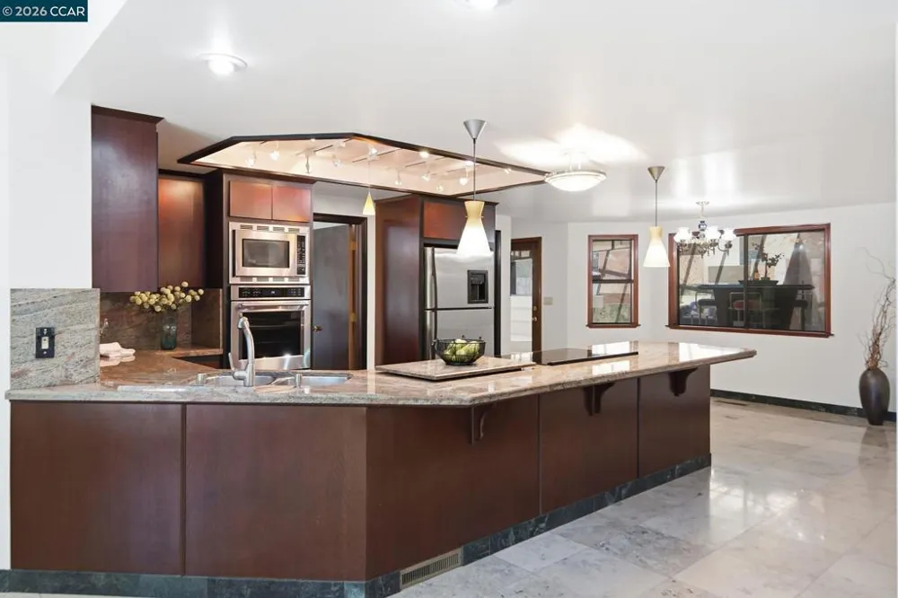 39 Mira Loma Rd Orinda, CA 94563