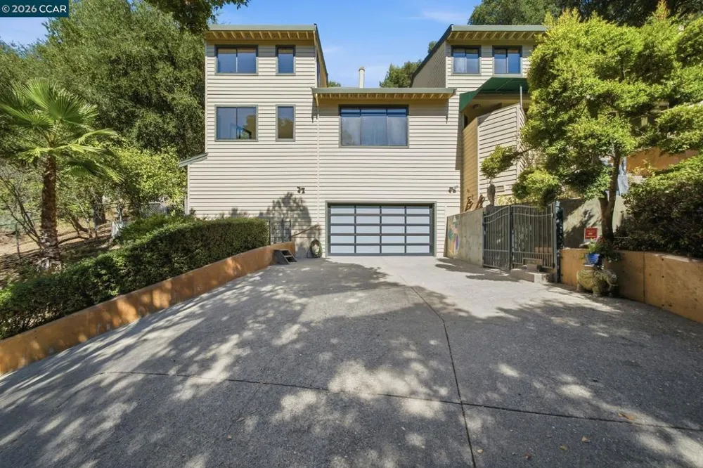 39 Mira Loma Rd Orinda, CA 94563