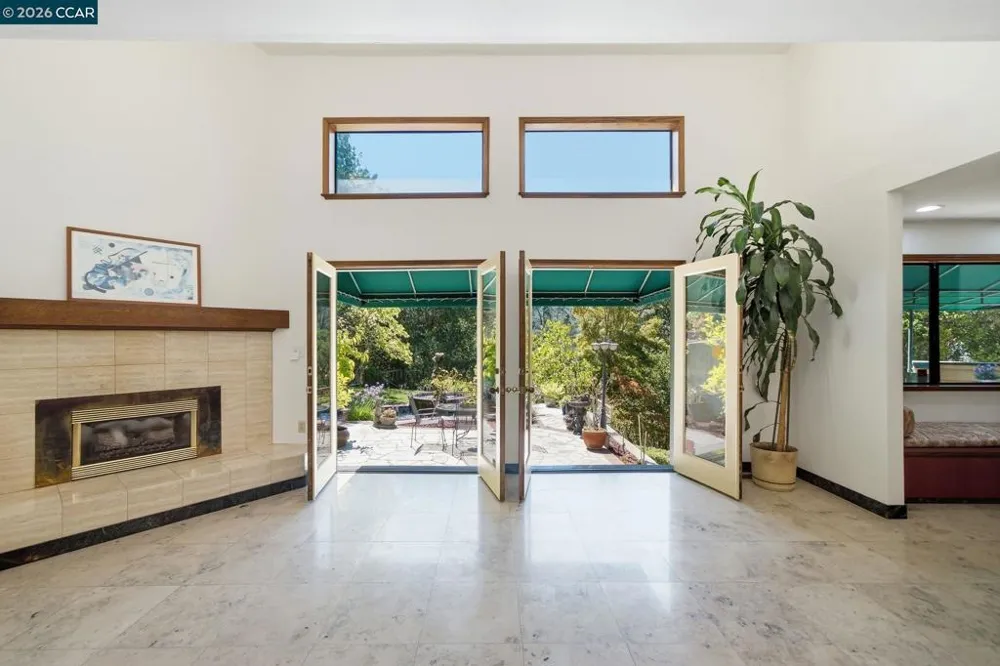 39 Mira Loma Rd Orinda, CA 94563