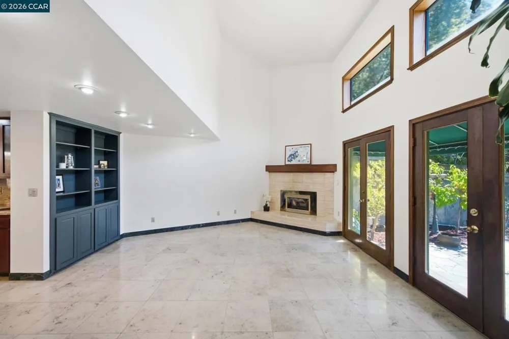 39 Mira Loma Rd Orinda, CA 94563