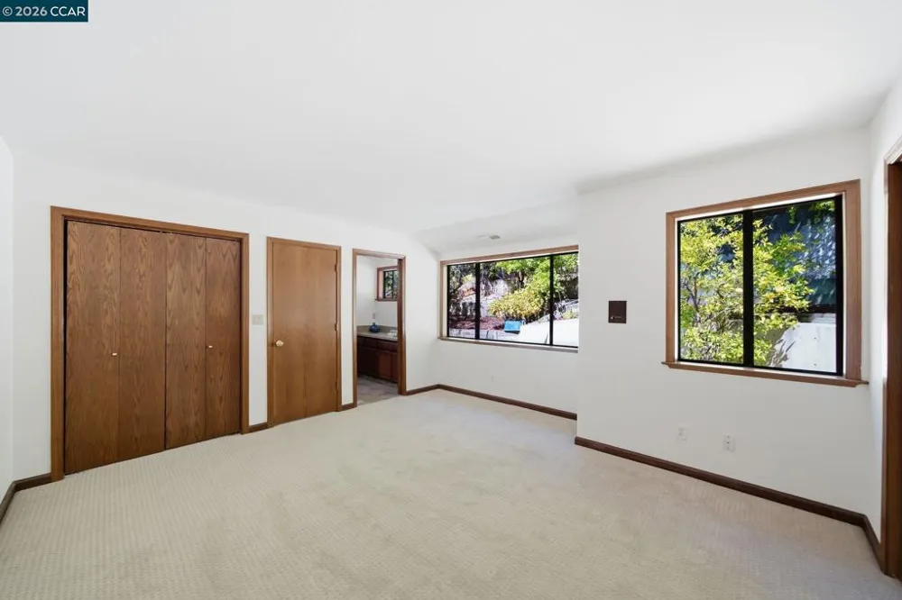 39 Mira Loma Rd Orinda, CA 94563